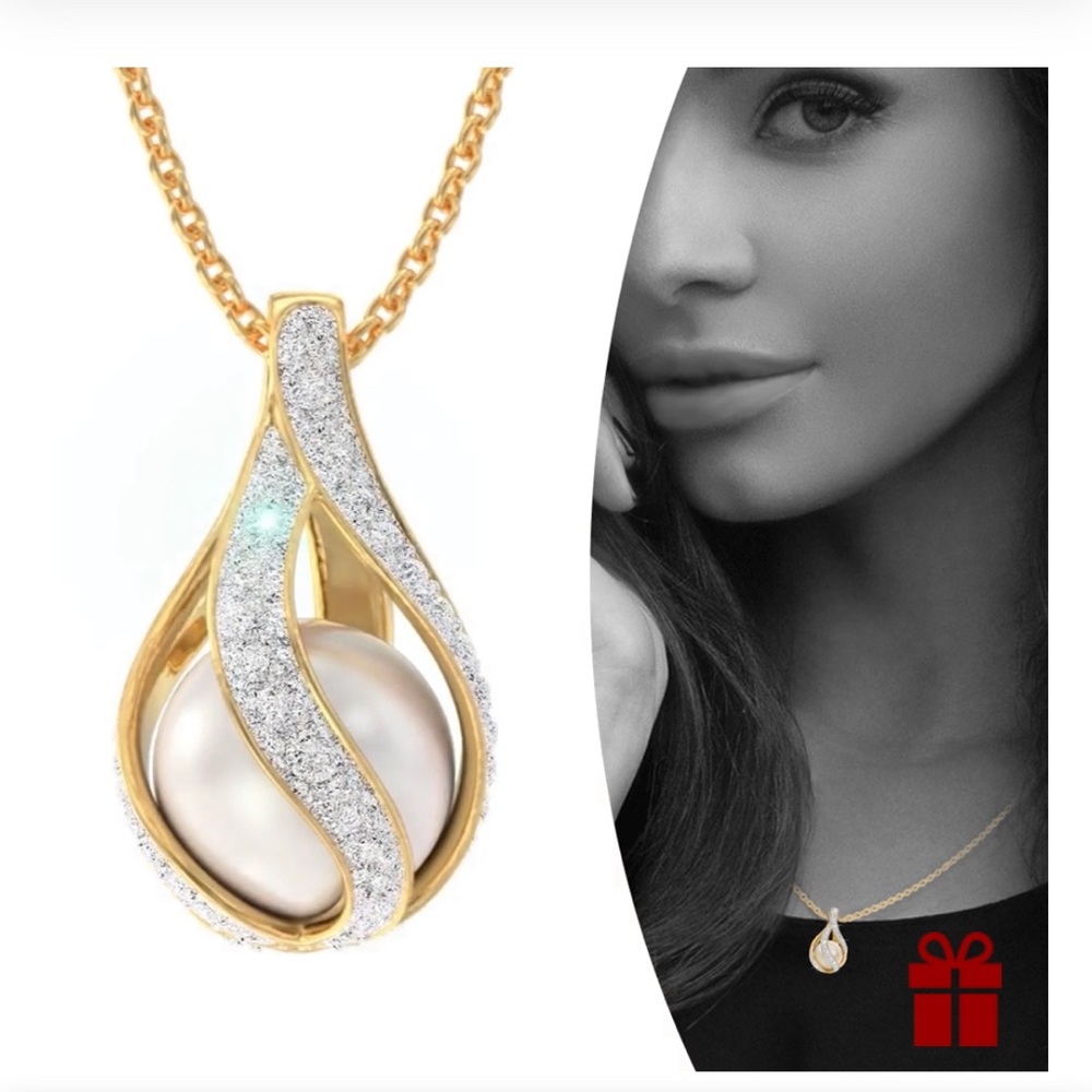 Love’s Embrace Pearl & Diamond Necklace